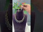 Load and play video in Gallery viewer, Beautiful victorian polish short necklace with green stone