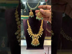 Load and play video in Gallery viewer, Beautiful short necklace with green beads and nakshi polish
