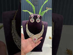 Load and play video in Gallery viewer, Beautiful gj polish short necklace with green stone