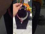 Load and play video in Gallery viewer, Beautiful gj polish short necklace with green stone