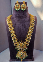 Load image into Gallery viewer, Beautiful long haram with green beads and nakshi polish