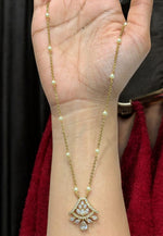 Load image into Gallery viewer, Stunnin short chain with uncut stone pendant with 18 inch length perfect for any occasion