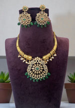Load image into Gallery viewer, Beautiful kanti necklace with green beads