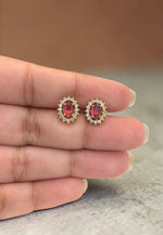 Load image into Gallery viewer, Beautiful studs with pink stone