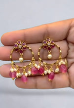 Load image into Gallery viewer, Beautiful earrings with red stone