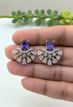 Load image into Gallery viewer, Beautiful gj polish studs with green stone