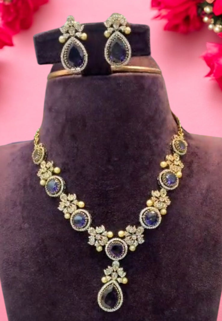 Gj polish short necklace with royal blue stone