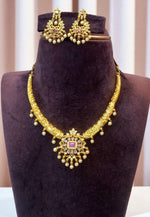 Load image into Gallery viewer, Traditional kanti necklace with pink stone and petals hangings