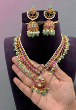 Load image into Gallery viewer, Beautiful jadav kundan stone short necklace with green beads