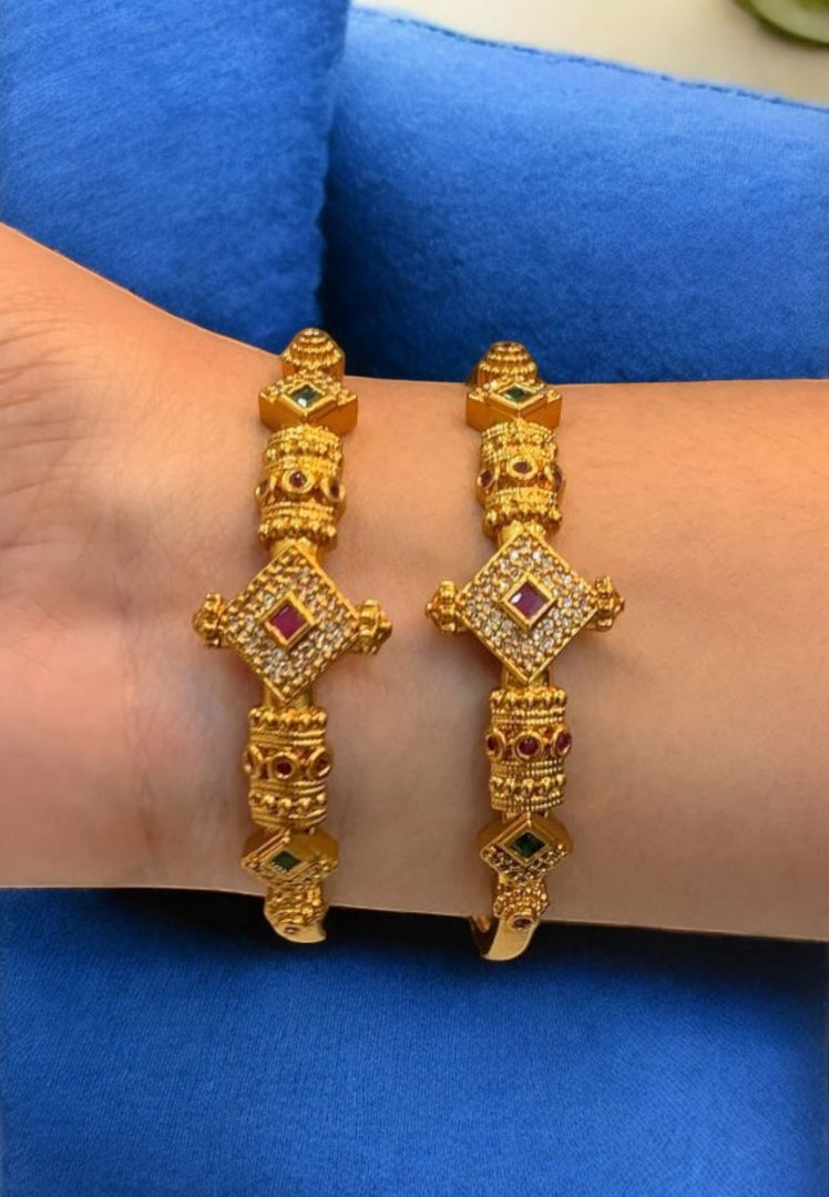 Beautiful bangles with nakshi model