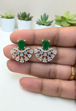 Load image into Gallery viewer, Beautiful gj polish studs with green stone