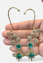 Load image into Gallery viewer, Beautiful earcuffs with green stone