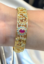 Load image into Gallery viewer, Beautiful gj polish bangle with green stone