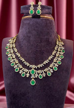Load image into Gallery viewer, Beautiful gj polish short necklace with green stone