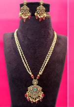 Load image into Gallery viewer, Three layer pearls set with green stone and ruby colour stone