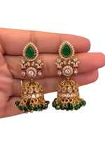 Load image into Gallery viewer, Beautiful short jumkhas with green stone