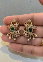 Load image into Gallery viewer, Beautiful earrings with peacock design