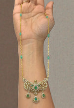 Load image into Gallery viewer, Beautiful chandraharam chain with green stone pendant