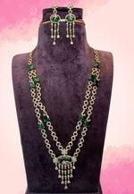 Load image into Gallery viewer, Stunning two layer Victorian polish necklace with green stone