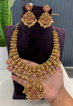 Load image into Gallery viewer, Beautiful short necklace with nakshi polish