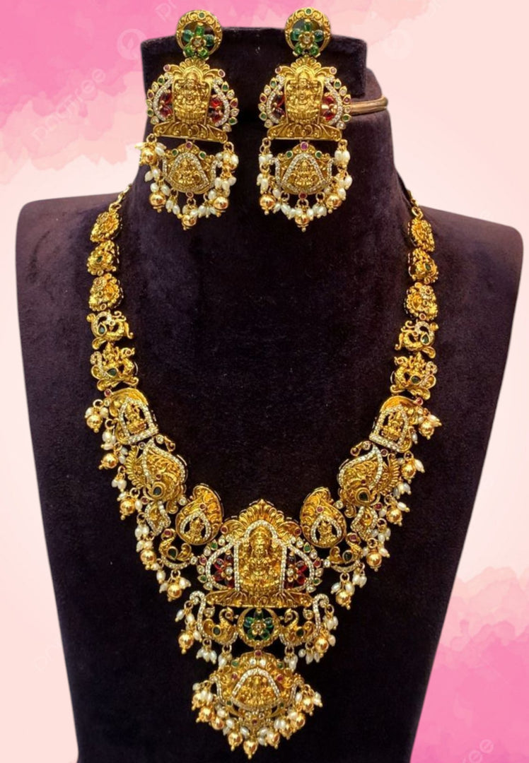 Traditional 3d short necklace with guttapusalu hangings
