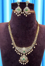 Load image into Gallery viewer, Simple gj polish necklace with green colour stone -pairing with green stone