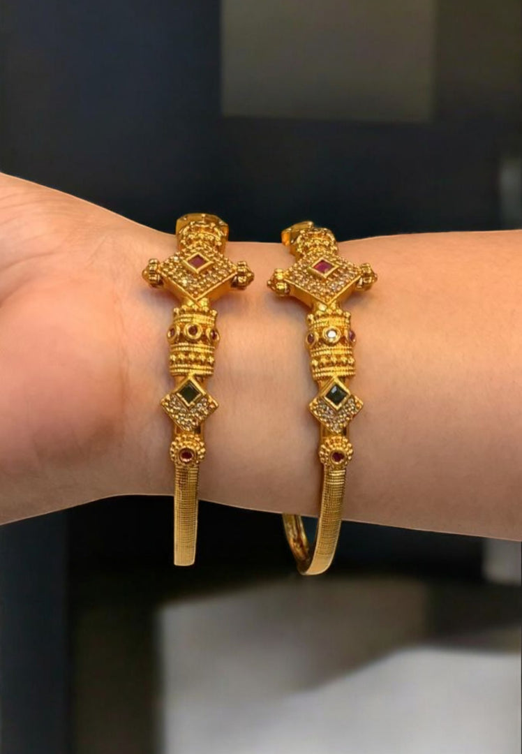 Beautiful bangles with nakshi model