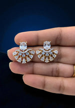 Load image into Gallery viewer, Beautiful gj polish studs with green stone