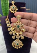 Load image into Gallery viewer, Beautiful short necklace with ruby beads bottumala design