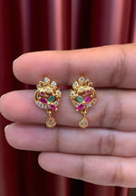 Load image into Gallery viewer, Beautiful earrings with peacock design
