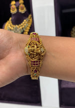 Load image into Gallery viewer, Beautiful kada Bangle with Laxmi Devi motive