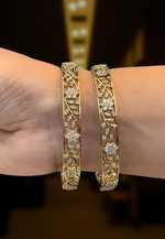 Load image into Gallery viewer, Beautiful bangles with uncut stone and White stone