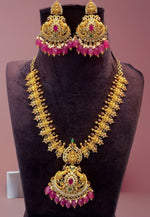 Load image into Gallery viewer, Traditional short necklace with ruby colour beads and guttapusalu hangings