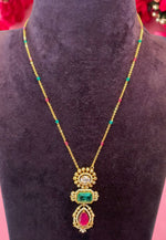 Load image into Gallery viewer, Simple chain with green and pink stones