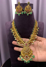 Load image into Gallery viewer, Beautiful traditional short guttapusalu necklace with green beads