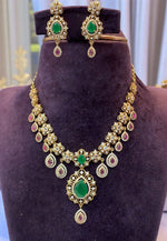 Load image into Gallery viewer, Beautiful Victorian polish short necklace with green and pink stone