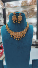 Load and play video in Gallery viewer, Beautiful short necklace with Ram Sita motive

