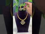 Load and play video in Gallery viewer, Beautiful short necklace with green beads kanti design