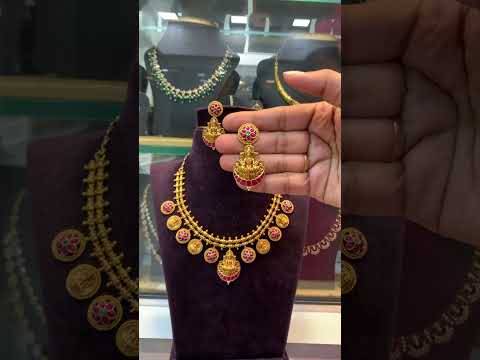 Beautiful short necklace with bottumala design