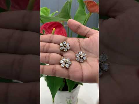 Beautiful hair accessories with flower design