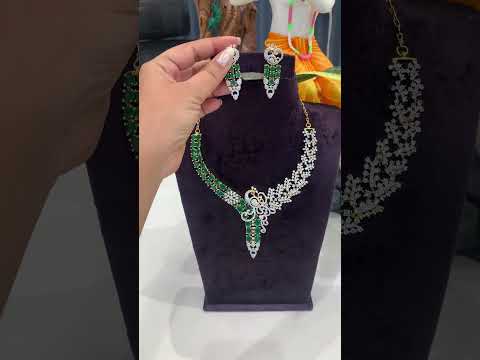 Beautiful gj polish short necklace with green stone