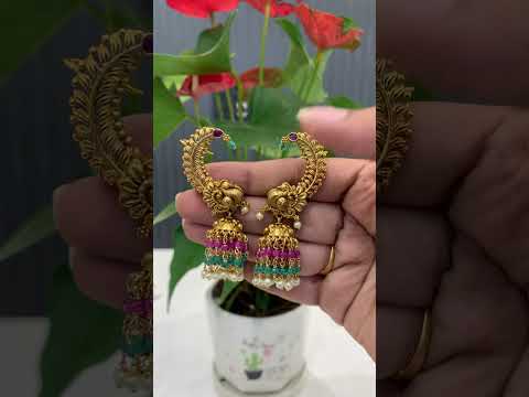 Beautiful earcuffs without god Motive and peacock design