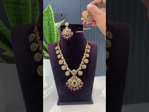 Beautiful short necklace with ruby beads bottumala design