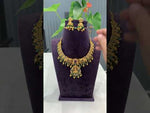 Load and play video in Gallery viewer, Traditional short necklace with green and pink stone