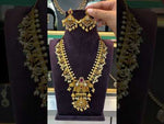 Load and play video in Gallery viewer, Traditional nakshi short haram with green and pink stone without god Motive
