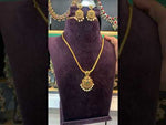 Load and play video in Gallery viewer, Beautiful short necklace with green stone
