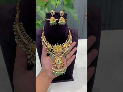 Beautiful short necklace with jadav kundan stone