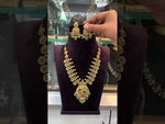 Load and play video in Gallery viewer, Beautiful nakshi polish short necklace with light green beads

