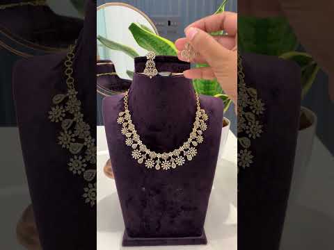 Simple short necklace with diamond replica