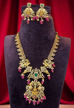 Load image into Gallery viewer, Stunning short necklace with ruby beads and god Laxmi Devi motive
